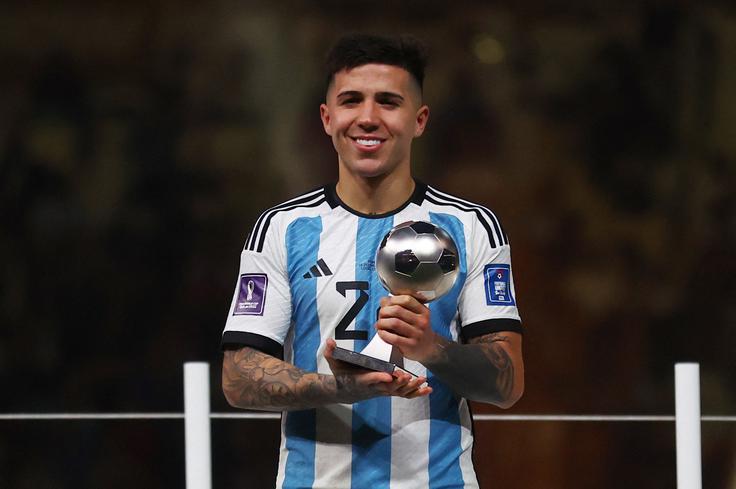 Enzo Fernandez je velika želja londonskega Chelseaja, a njegova odkupna klavzula znaša 120 milijonov evrov. | Foto: Reuters