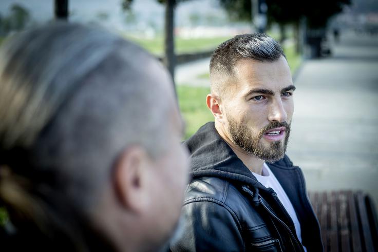 Ko se je Maks Barišić odpravil v Italijo, mu je italijanski jezik še povzročal preglavice. "Angleško sem že od majhnega govoril odlično, italijanščina pa mi je povzročala težave. Vsaj na začetku,'' se spominja 26-letni Primorec začetkov, ko je kot golobradi mladenič ostal sam in se dokazoval na Siciliji.
Meni italijanščina ni šla najboljše, angleščina od vedno top, jo še vedno govorim odlično, italijanska pa ni bila moja najboljša stvar.

 | Foto: Ana Kovač