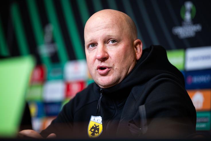 Marku Nikoliću je bilo po porazu v Celju najbolj žal navijačev AEK, ki so v Slovenijo pripotovali v velikem številu. | Foto: Jure Banfi