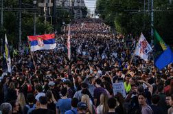 V Srbiji zaradi napada na nasprotnika zasedb fakultet pridržali 18 ljudi