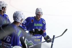 Na ligo KHL se je hitro privadil, na Ruse manj