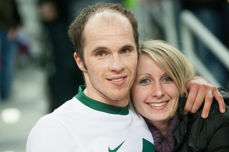 Leta 2013 se je poročil z dolgoletno partnerico Barbaro in se preselil v prijetno vasico v občini Šmartno pri Litiji. Tisto leto je tudi prvič okusil legionarski kruh.  | Foto: Vid Ponikvar