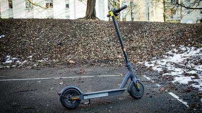 Mi Electric Scooter 3: odlično zdravilo proti mestnim zastojem