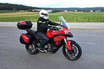 Ducati multistrada V2 S: skoraj popoln motocikel z nekaj italijanskimi posebnostmi
