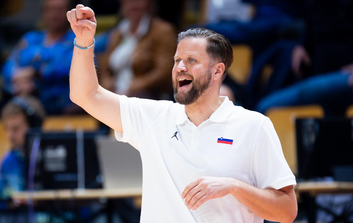 David Gaspar, Slovenija : Latvija, slovenska ženska košarkarska reprezentanca | David Gaspar je na klopi Slovenije debitiral z zmago. | Foto Filip Barbalić