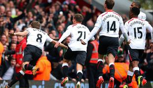 Liverpool spet vodilni, Arsenal spet nadigran, petarda Tottenhama