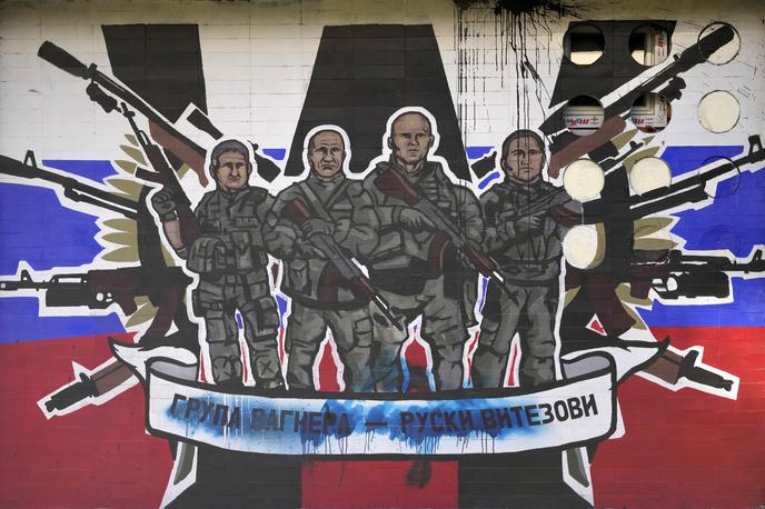 Ruski vojaki na grafitu v Beogradu | V Srbiji številni podpirajo ruski napad na Ukrajino. Na fotografiji je grafit v Beogradu, ki slavi ruske vojake. | Foto Guliverimage