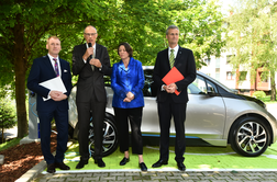 Več kot 100 tisočakov za novo slovensko električno cesto