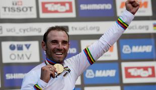 Svetovni prvak bo še dve leti vztrajal na kolesu