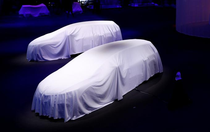 Pred nami je tradicionalni avtomobilski salon v Ženevi, kjer bo letos razstavljenih 900 avtomobilov. | Foto: Reuters