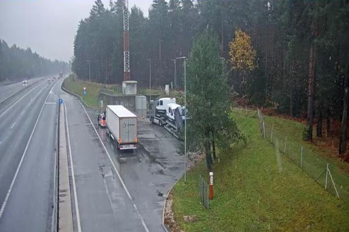 štajerska avtocesta, Vransko | Zimske razmere na cestah zahtevajo še bolj previdno vožnjo.  | Foto DARS
