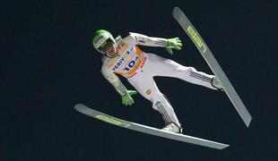 Slovenski skakalci do novega rekorda