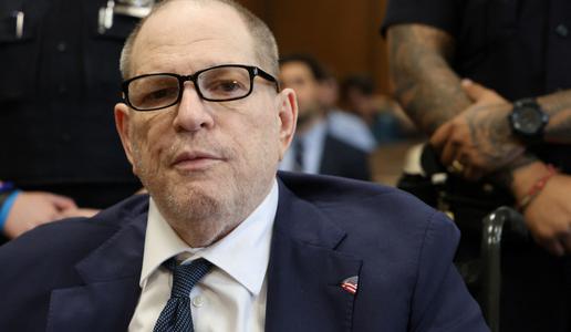 Proces proti Weinsteinu: predsednik porote trdi, da so mu grozili