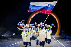 Igre so odprte: Prevc ponosno vihtel slovensko zastavo, olimpijski ogenj je zagorel