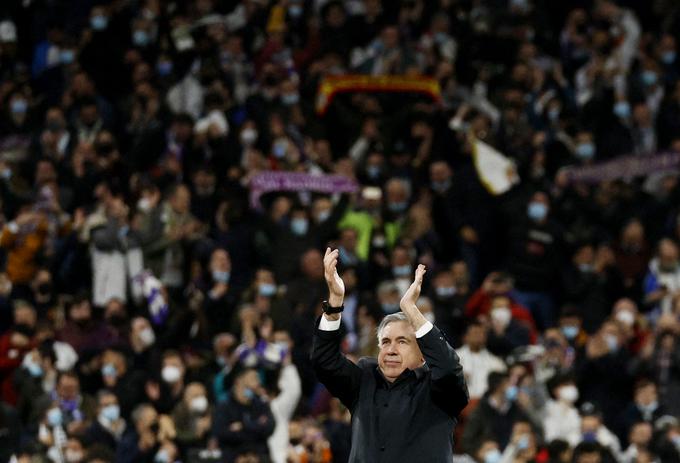 Carlo Ancelotti je bil po prvem polčasu srečanja v Madridu že v izgubljenem položaju, a so nato njegovi varovanci poskrbeli za epski preobrat. | Foto: Reuters