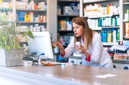 Farmacevtka, ki že tretjič ni izdala kontracepcije. Pobuda za novo zakonodajo.