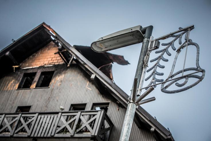 Požar se je začel na podstrešju. | Foto: Vid Ponikvar