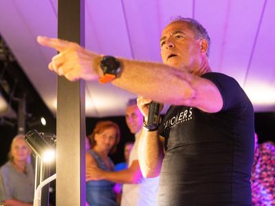 Vili Resnik na svojem koncertu noče VIP-ovcev