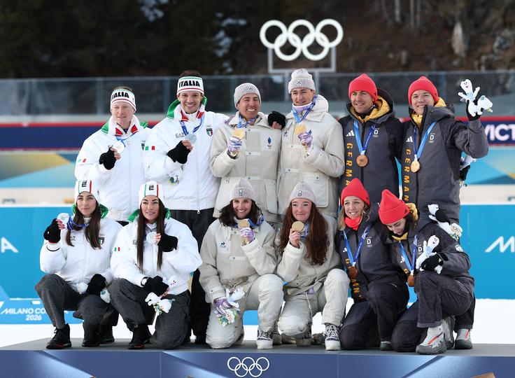 Dobitniki kolajn. | Foto: Reuters