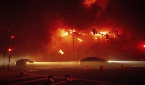 Los Angeles gori: "Noč bo izjemno težka. Najhuje nas še čaka." #video