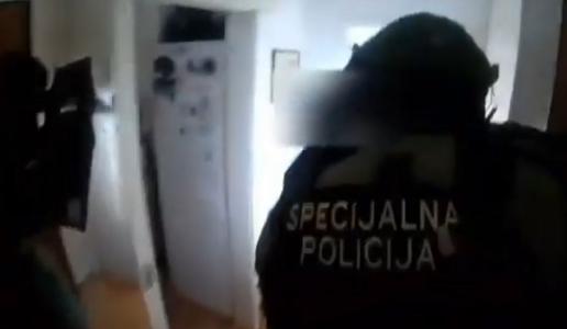 Hrvaški specialci vdrli v stanovanje osumljencev za umor #video