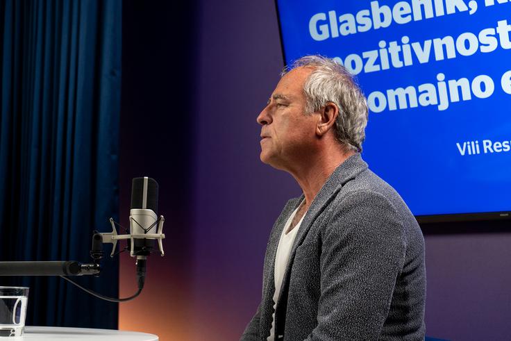 "Če se bomo vedno samo kontrolirali, bo življenje zelo kratko. Treba je uživati v trenutku, v katerem si, ker ne veš, kaj te čaka", pravi Vili Resnik. | Foto: Liam Toni Šironjič