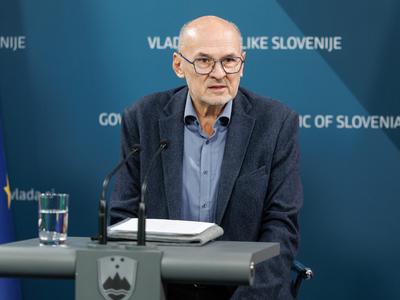 Proslava: Jelko Kacin razkril, zakaj ni prostora za rdečo zvezdo