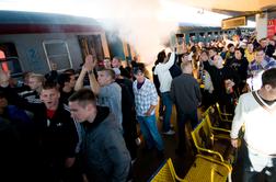 Viole prihajajo z vlakom, Maribor želel več vstopnic