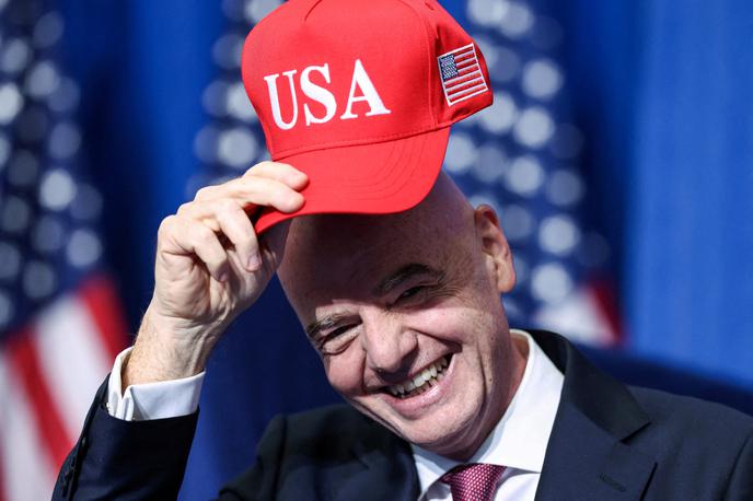 Gianni Infantino | Kontroverzni predsednik Fife Gianni Infantino obljublja višje prihodke nacionalnim zvezam, če mu bo uspela sporna poteza s prodajo deleža pri trženju komercialnih pravic za svetovna prvenstva, | Foto Reuters