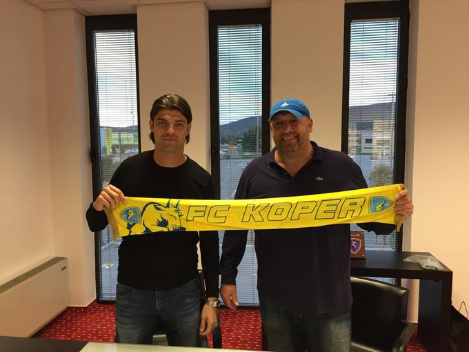 Po podpisu pogodbe na Bonifiki v družbi rojaka Andyja Bare. | Foto: FC Koper