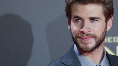 Po ločitvi od Miley Cyrus je spet našel ljubezen: Liam Hemsworth se je zaročil