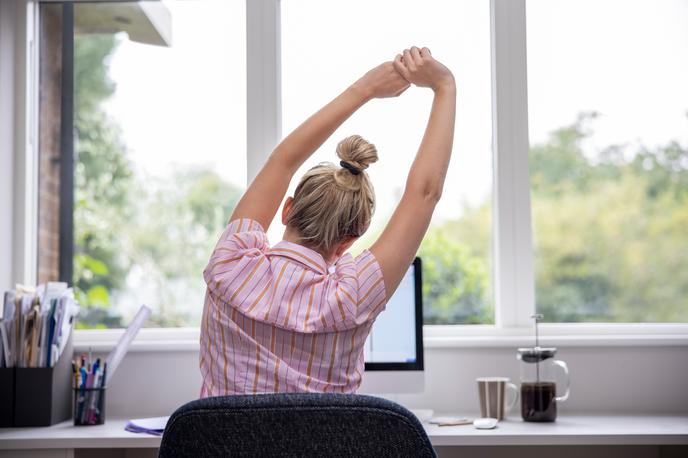 delo od doma | Rezultati omenjenega eksperimenta so pokazali, da so tisti, ki delajo od doma, za kar 18 odstotkov manj produktivni v primerjavi s pisarniškimi zaposlenimi, znanstveniki pa so to produktivnost merili na podlagi hitrosti tipkanja. | Foto Getty Images