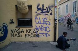 Vulva vas gleda in drugi politični grafiti
