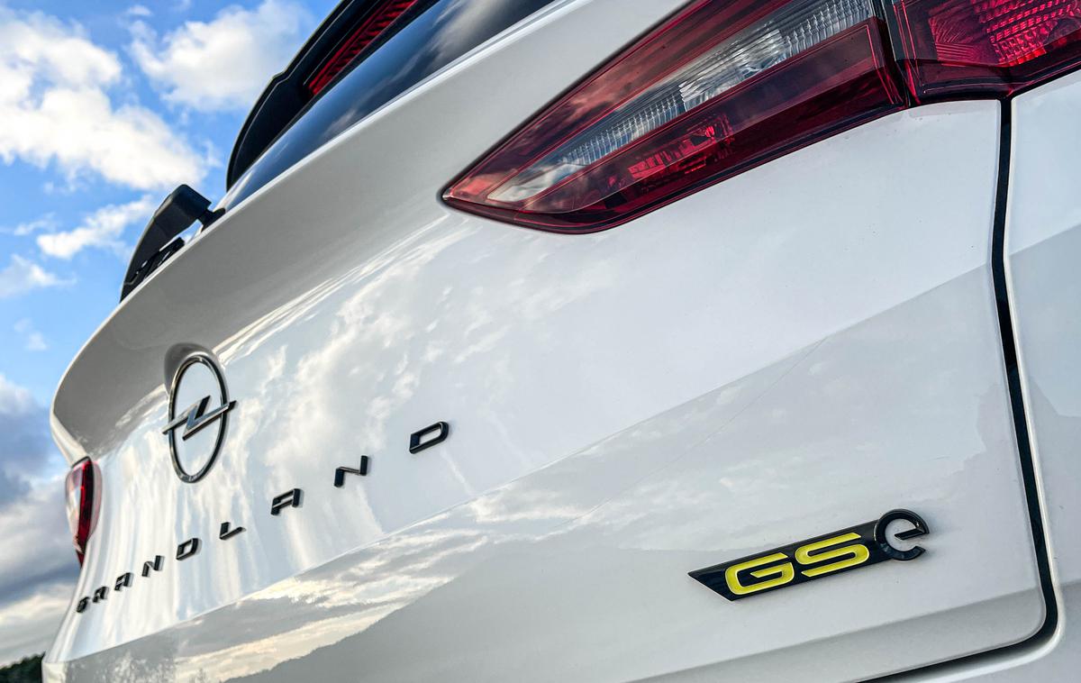 Opel astra GSe in grandland GSe | Nova oznaka GSe, ki jo za zdaj nosita le astra in grandland. | Foto Gašper Pirman