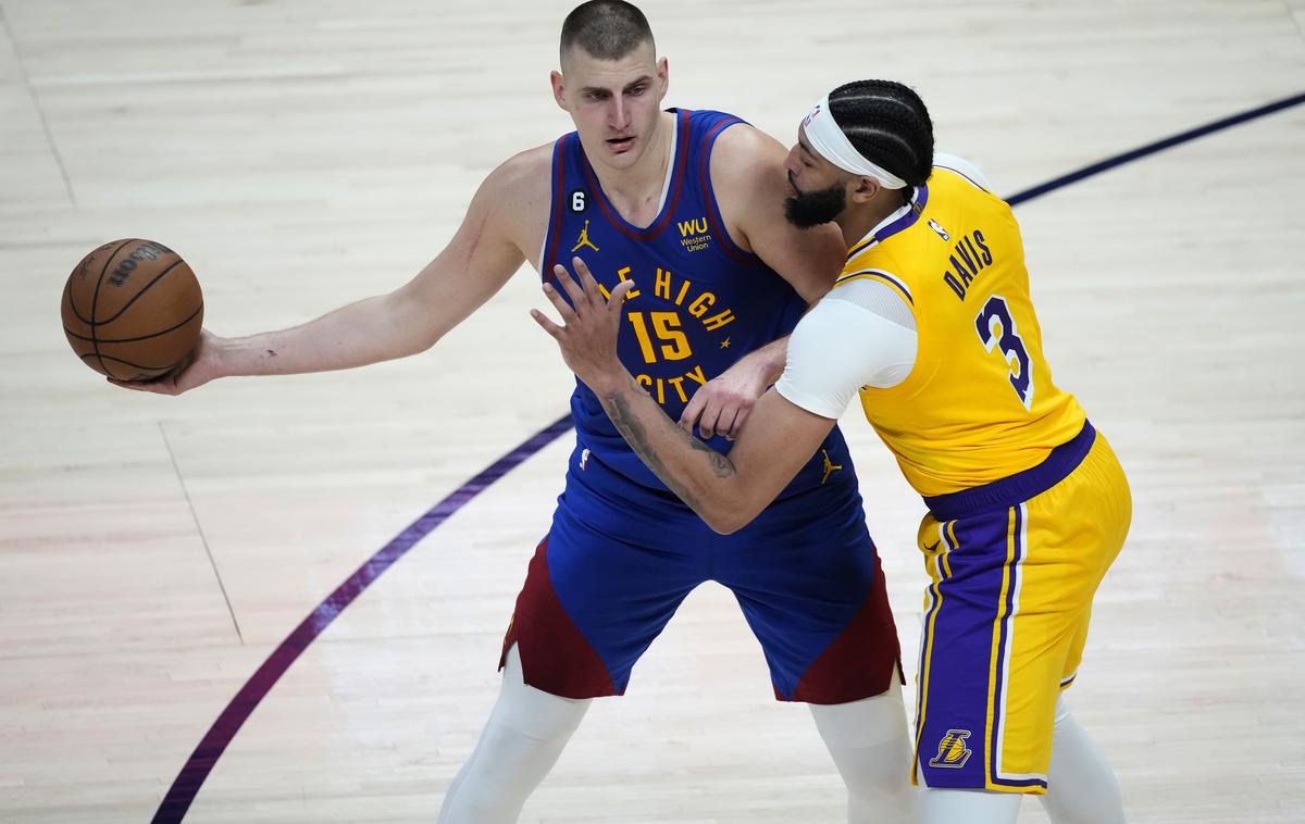 Denver Nuggets : Los Angeles Lakers Nikola Jokić | Na parketu je potekal pravi obračun med Nikolo Jokićem in Anthonyjem Davisom. | Foto Guliverimage