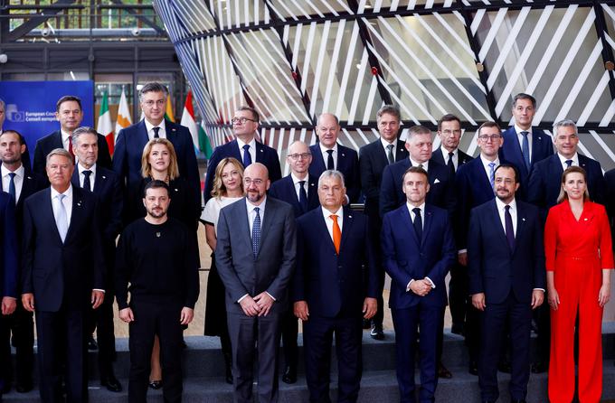 Skupina G7, vključno z EU, namerava namreč za odplačevanje posojila v skupni višini do 50 milijard dolarjev oziroma do 45 milijard evrov Ukrajini nameniti prihodke od upravljanja ruskega premoženja, zamrznjenega v okviru zahodnih sankcij. Zakonodajno podlago mora sprejeti EU, saj je na njenem ozemlju večina tega premoženja. | Foto: Reuters