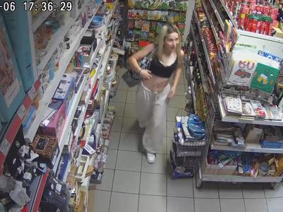 Drzna tatvina v kočevski trgovini: iščejo dve ženski #video