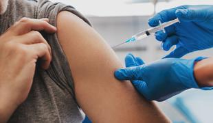 Zgodnji signali manjše učinkovitosti cepiva proti različici delta #video