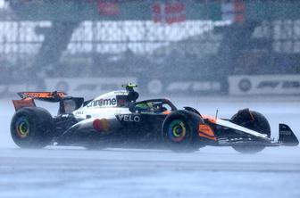 Dežni kaos: po kazni Piastriju zmagal Norris, Hülkenberg prvič na stopničkah