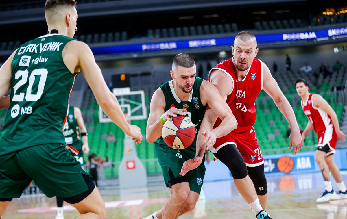 Cedevita Olimpija | Cedevita Olimpija se bo danes pomerila v Venezio. | Foto Aleš Fevžer