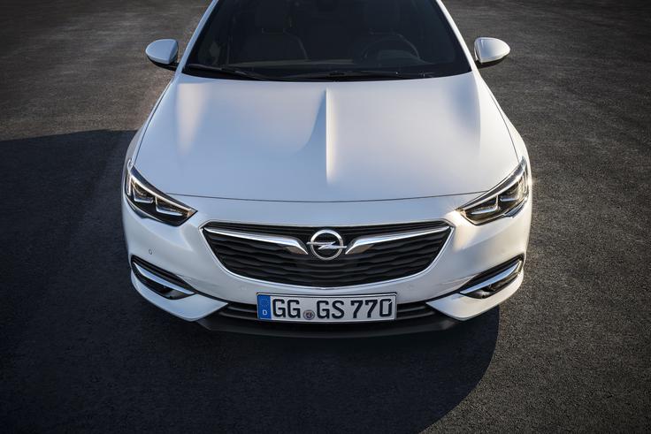 Oplova nova admiralska ladja se bo svetu prvič v živo predstavila marca prihodnje leto na avtomobilskem salonu v Ženevi. | Foto: Opel