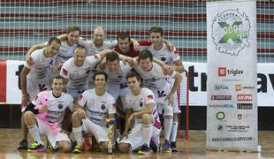 Borovničanke in češki Roza Pežoti ugnali floorball konkurenco
