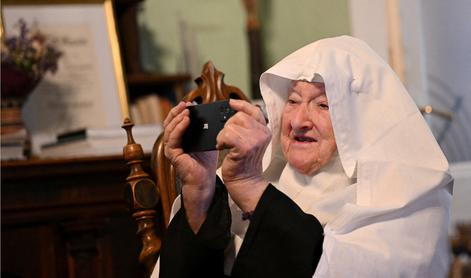 Avstrijske redovnice v sporu s Cerkvijo: družbenim omrežjem se ne želijo odpovedati