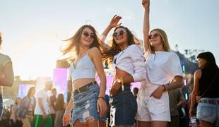 Kaj obleči za glasbeni festival? To bodo letos nosile modne poznavalke.