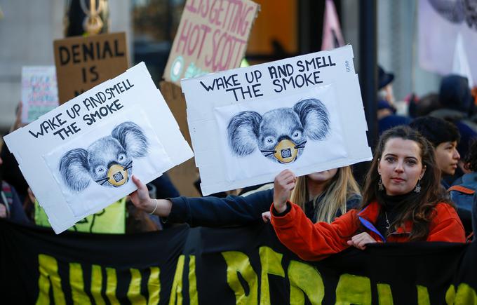 Prebivalci Avstralije so na današnjih protestih v Sydneyju in Melbournu vlado pozvali, naj stori več v boju proti podnebnim spremembam in naj zmanjša izvoz premoga. | Foto: Reuters