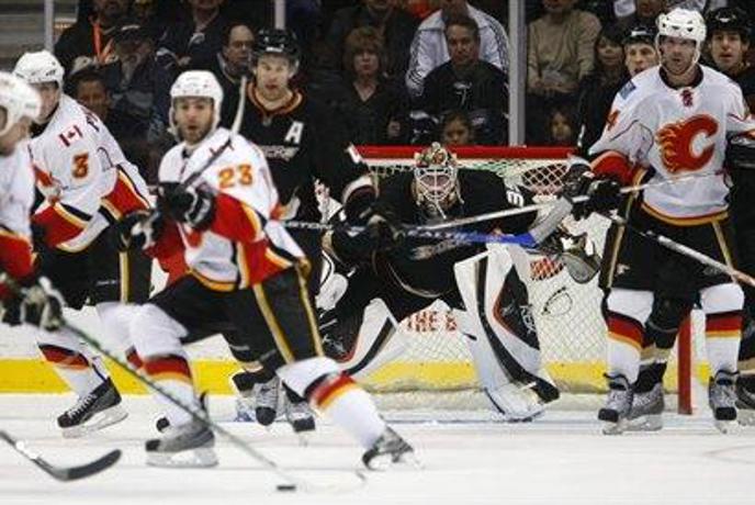 Anaheim premočan za Calgary