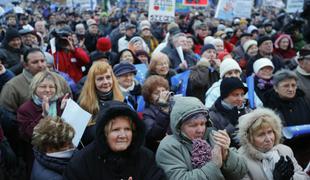 Madžari znova protestirajo proti Orbanu (video)