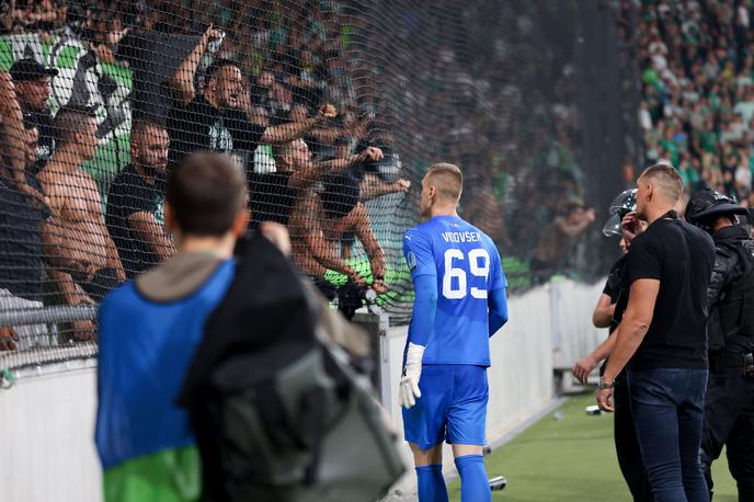 NK Olimpija : NK Rijeka | Olimpija, ki jo čaka naporna nogometna jesen, bo prihodnjo sredo gostovala v Domžalah. V prvenstvu se je z najslabšim prvoligaškim klubom razšla 0:0. | Foto Filip Barbalić/www.alesfevzer.com