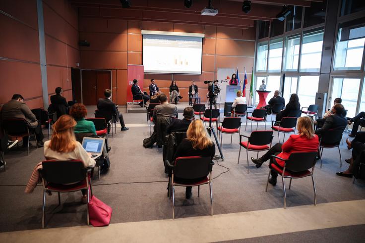 Podjetje PwC je že 25. leto izvedlo globalno raziskavo med direktorji o gospodarskem razpoloženju. | Foto: Nebojša Tejić/STA