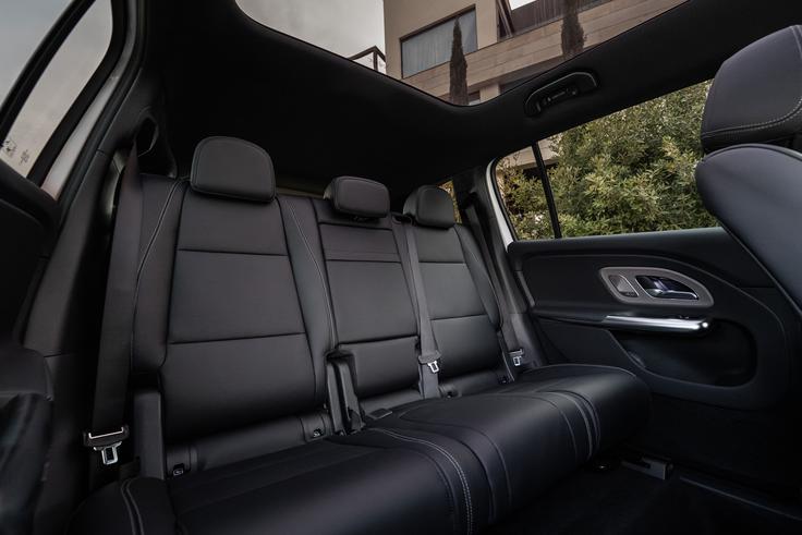GLB ponuja udobje za vse potnike z možnostjo do sedmih sedežev, prilagodljivo zadnjo klopjo in premišljeno razporeditvijo prostora.  | Foto: Mercedes-Benz AG